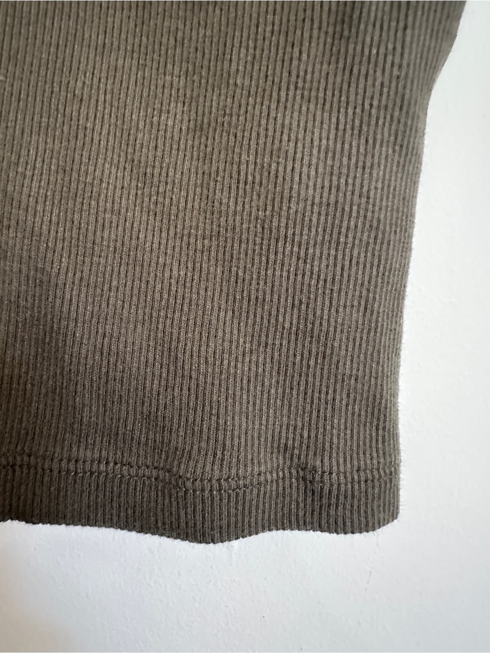 Abercrombie V-Neck Ruched Top - Picture 5 of 8